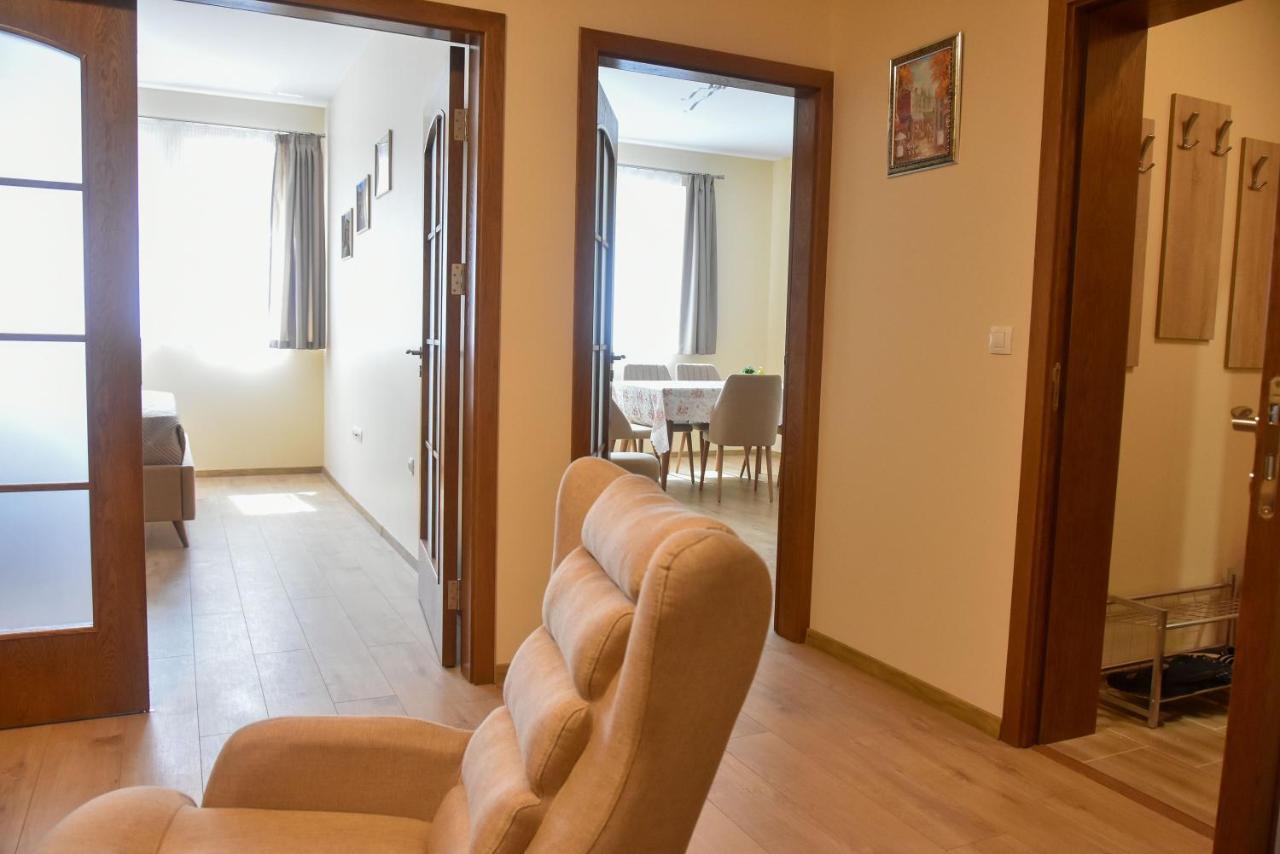 Trimaya Apartment - Comfort In The Top City Center Varna Luaran gambar